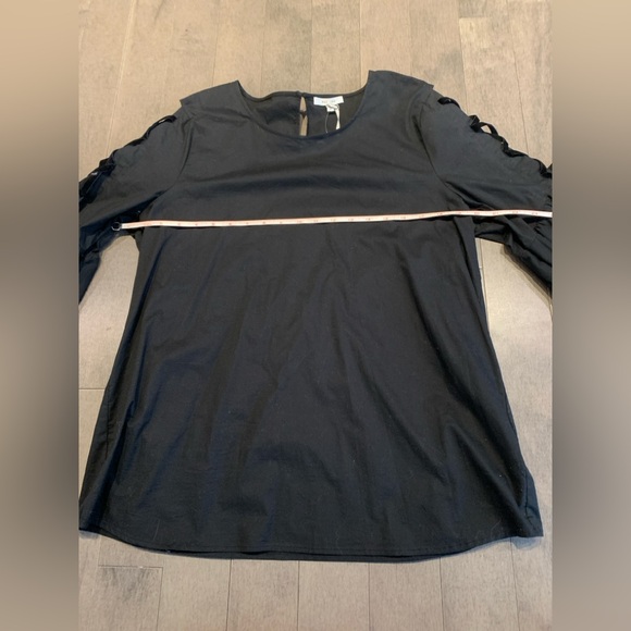 Pleione Tiered Bell Sleeve Lace-Up Top – NWT - Picture 3 of 11